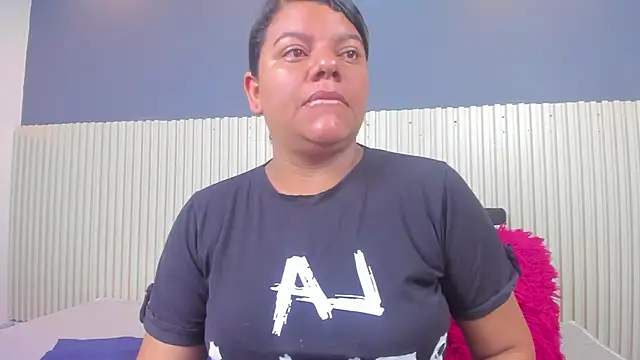 Snapshot of Aida-nicolle chatting on 09-12-25, 09:31 Aida-nicolle online show from 09-12-25, 09:31