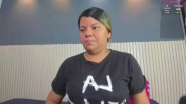 Snapshot of Aida-nicolle chatting on 10-16-25, 10:38 Aida-nicolle online show from 10-16-25, 10:38