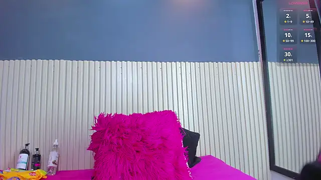 Aida-nicolle online show from 11-28-25, 10:18