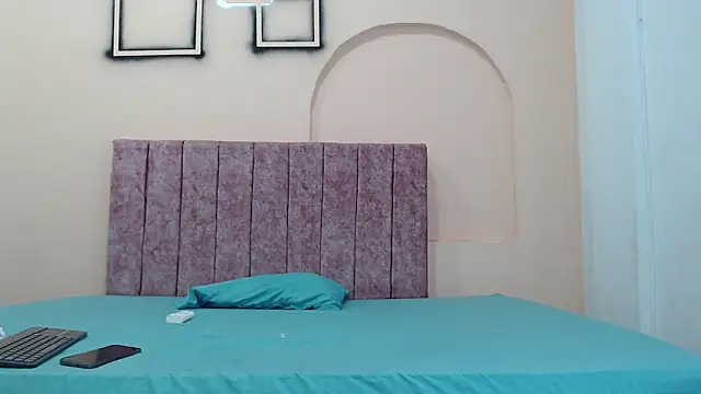 Snapshot of manuel_rey chatting on 09-13-25, 02:22 manuel rey online show from 09-13-25, 02:22