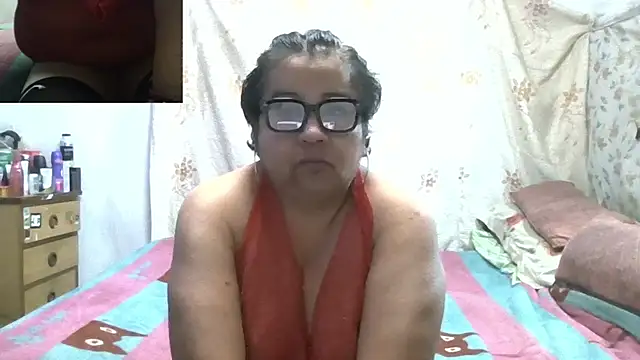 Snapshot of erinadarling79 chatting on 07-04-26, 02:40 erinadarling79 online show from 07-04-26, 02:40