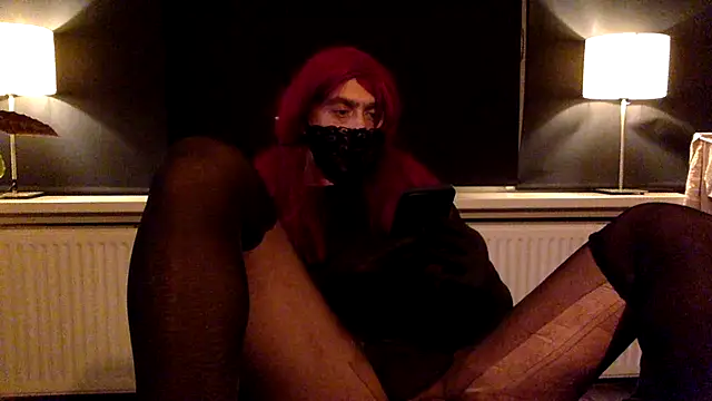 Snapshot of Bleueyez007 chatting on 10-31-25, 03:29 Bleueyez007 online show from 10-31-25, 03:29