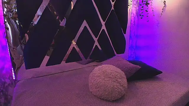 charlotte bluee online show from 10-16-25, 06:31