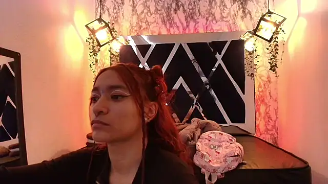 charlotte bluee online show from 12-18-25, 06:47