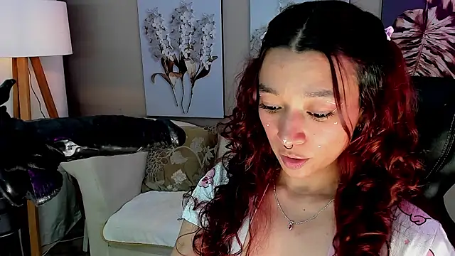 Snapshot of charlotte_bluee chatting on 06-09-26, 02:01 charlotte bluee online show from 06-09-26, 02:01