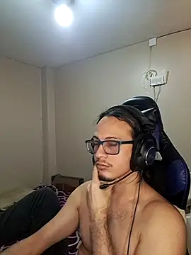 Snapshot of cholitohermoso chatting on 03-02-25, 10:05 cholitohermoso online show from 03-02-25, 10:05