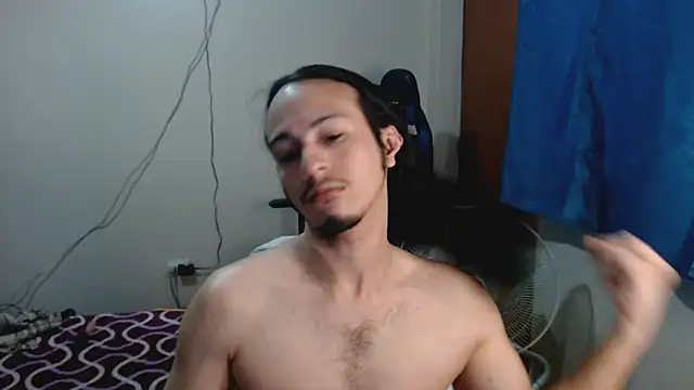 Snapshot of cholitohermoso chatting on 03-04-25, 01:45 cholitohermoso online show from 03-04-25, 01:45