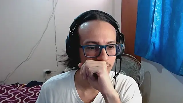 Snapshot of cholitohermoso chatting on 03-04-25, 07:11 cholitohermoso online show from 03-04-25, 07:11