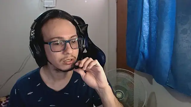 Snapshot of cholitohermoso chatting on 03-05-25, 04:35 cholitohermoso online show from 03-05-25, 04:35