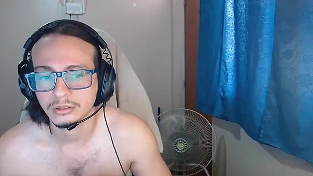 Snapshot of cholitohermoso chatting on 03-08-25, 04:50 cholitohermoso online show from 03-08-25, 04:50