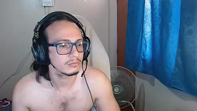 Snapshot of cholitohermoso chatting on 03-08-25, 07:53 cholitohermoso online show from 03-08-25, 07:53