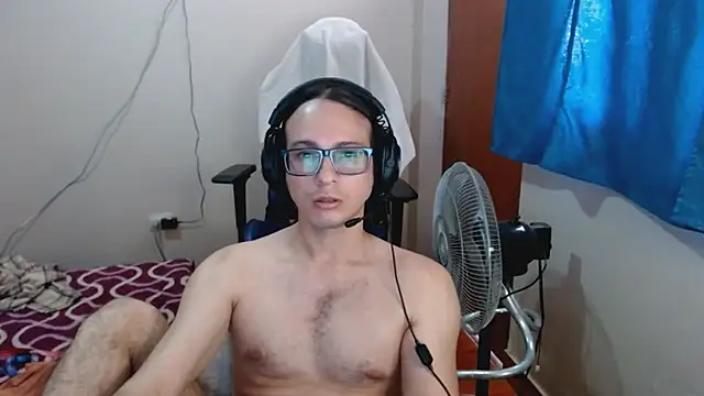 Snapshot of cholitohermoso chatting on 03-11-25, 07:03 cholitohermoso online show from 03-11-25, 07:03