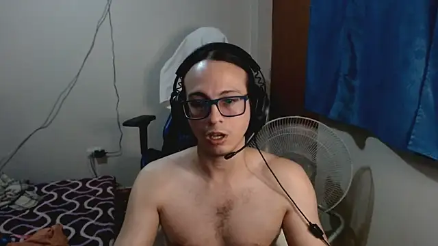 Snapshot of cholitohermoso chatting on 03-12-25, 01:14 cholitohermoso online show from 03-12-25, 01:14