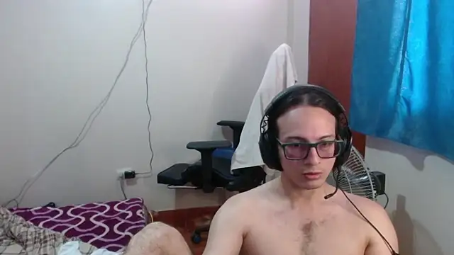 Snapshot of cholitohermoso chatting on 03-12-25, 05:17 cholitohermoso online show from 03-12-25, 05:17