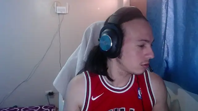 Snapshot of cholitohermoso chatting on 03-16-25, 06:55 cholitohermoso online show from 03-16-25, 06:55