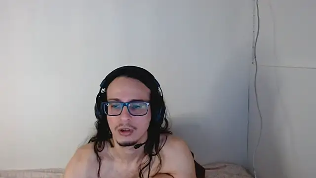 Snapshot of cholitohermoso chatting on 10-24-25, 02:57 cholitohermoso online show from 10-24-25, 02:57