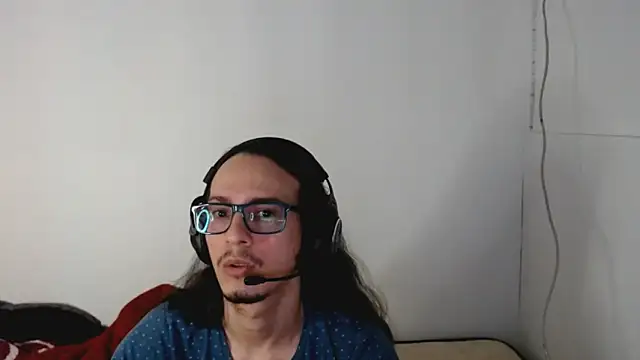 Snapshot of cholitohermoso chatting on 10-26-25, 09:53 cholitohermoso online show from 10-26-25, 09:53