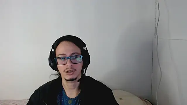 Snapshot of cholitohermoso chatting on 10-27-25, 03:27 cholitohermoso online show from 10-27-25, 03:27