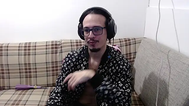 Snapshot of cholitohermoso chatting on 06-22-26, 03:09 cholitohermoso online show from 06-22-26, 03:09
