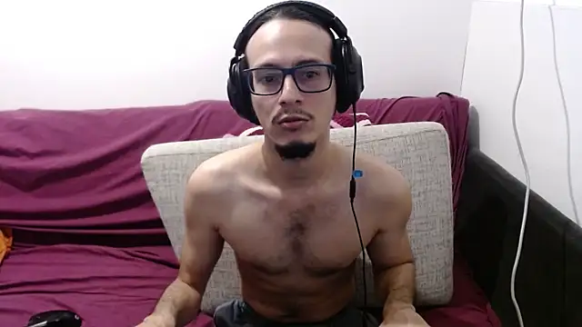Snapshot of cholitohermoso chatting on 07-19-26, 03:05 cholitohermoso online show from 07-19-26, 03:05