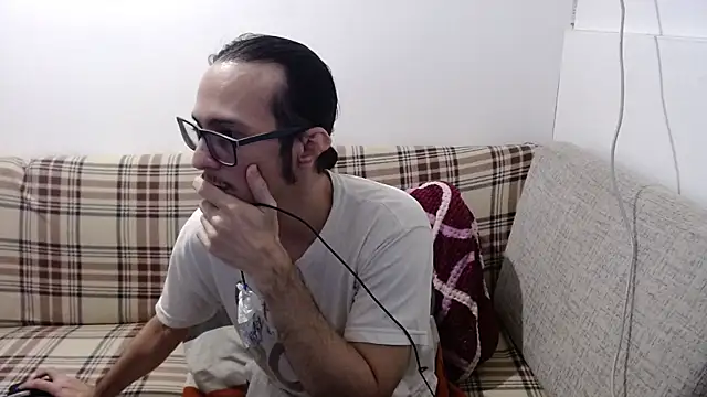 Snapshot of cholitohermoso chatting on 07-28-26, 02:24 cholitohermoso online show from 07-28-26, 02:24