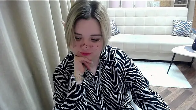 Snapshot of Finna_39 chatting on 02-21-25, 02:39 Finna 39 online show from 02-21-25, 02:39