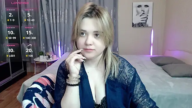 Snapshot of Finna_39 chatting on 09-29-25, 10:03 Finna 39 online show from 09-29-25, 10:03