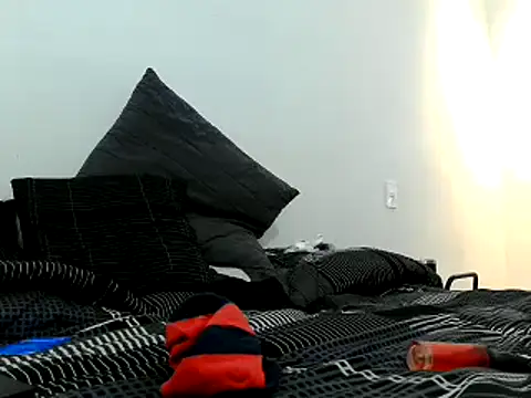 Snapshot of Iscariot19 chatting on 09-09-25, 09:25 Iscariot19 online show from 09-09-25, 09:25