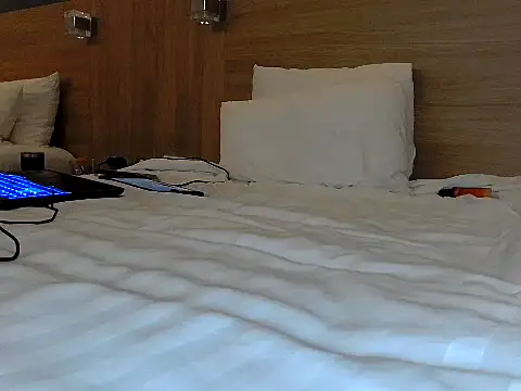 Snapshot of Iscariot19 chatting on 10-23-25, 09:57 Iscariot19 online show from 10-23-25, 09:57