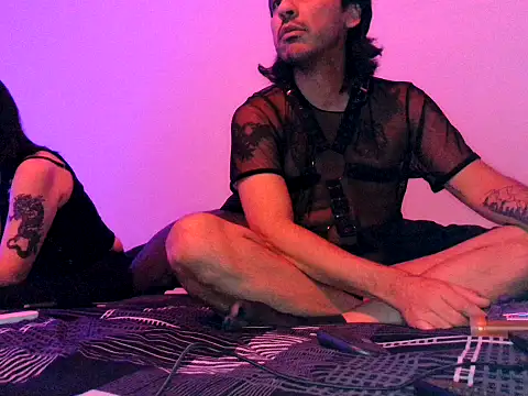 Snapshot of Iscariot19 chatting on 10-31-25, 07:09 Iscariot19 online show from 10-31-25, 07:09