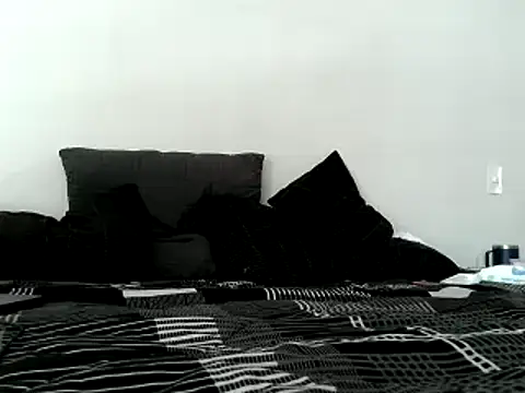 Snapshot of Iscariot19 chatting on 11-25-25, 03:45 Iscariot19 online show from 11-25-25, 03:45