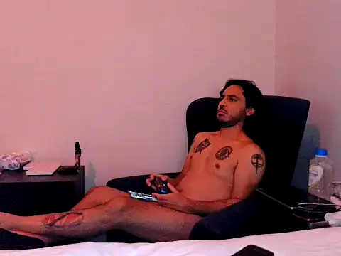 Snapshot of Iscariot19 chatting on 02-08-26, 05:44 Iscariot19 online show from 02-08-26, 05:44