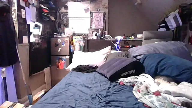 Sk00byJaXxX212 online show from 10-22-25, 11:15