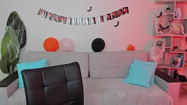 GabriellaMays online show from 10-30-25, 05:09