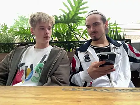 Snapshot of EdwinBlaze chatting on 11-08-25, 06:51 EdwinBlaze online show from 11-08-25, 06:51