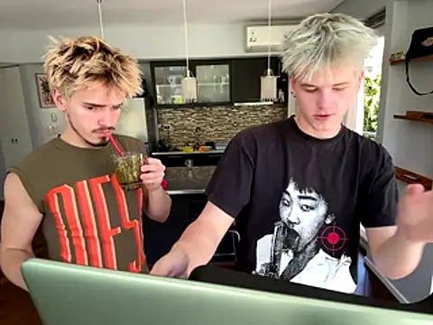 Snapshot of EdwinBlaze chatting on 11-25-25, 05:13 EdwinBlaze online show from 11-25-25, 05:13