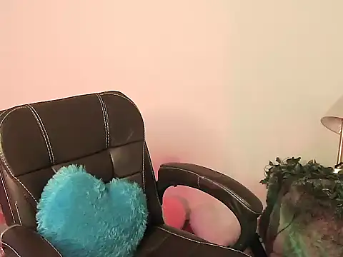 megancatluna online show from 11-22-25, 04:44