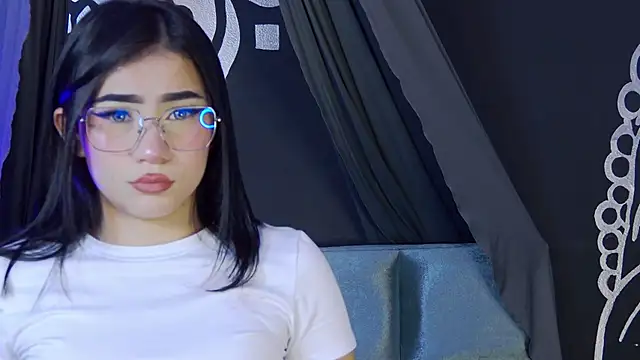 Arii moon online show from 10-27-25, 07:40