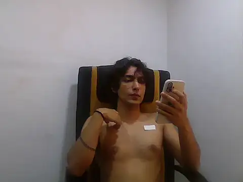 Snapshot of degenluv chatting on 06-03-26, 08:39 degenluv online show from 06-03-26, 08:39