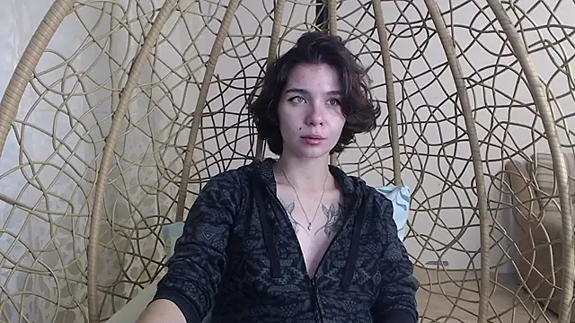 Snapshot of Anna-Sun chatting on 10-12-25, 04:28 Anna-Sun online show from 10-12-25, 04:28