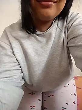 Snapshot of Dalou3a-69 chatting on 02-25-25, 04:21 Dalou3a-69 online show from 02-25-25, 04:21