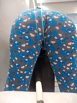 Snapshot of Dalou3a-69 chatting on 10-15-25, 09:42 Dalou3a-69 online show from 10-15-25, 09:42