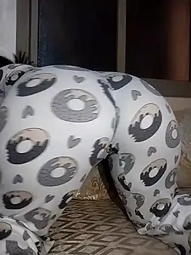 Snapshot of Dalou3a-69 chatting on 10-23-25, 11:46 Dalou3a-69 online show from 10-23-25, 11:46