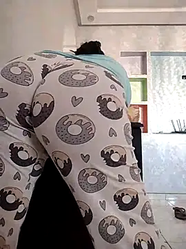 Snapshot of Dalou3a-69 chatting on 11-22-25, 10:47 Dalou3a-69 online show from 11-22-25, 10:47