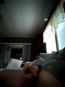 Snapshot of Teemu chatting on 09-30-25, 04:01 Teemu online show from 09-30-25, 04:01