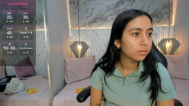 Snapshot of lucelly_15 chatting on 12-14-25, 11:26 lucelly 15 online show from 12-14-25, 11:26