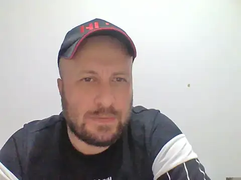 Snapshot of BellBort chatting on 01-12-26, 01:11 BellBort online show from 01-12-26, 01:11