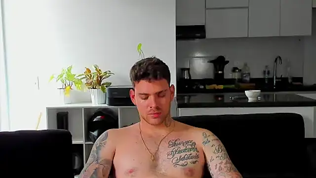 Snapshot of arnold_bekam chatting on 09-25-25, 10:35 arnold bekam online show from 09-25-25, 10:35