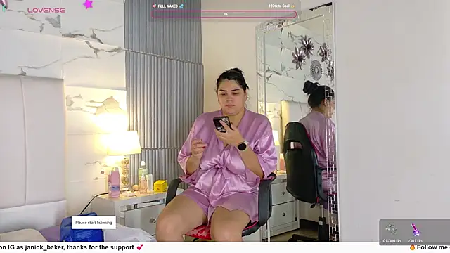 Snapshot of JanickBaker chatting on 06-10-26, 04:50 JanickBaker online show from 06-10-26, 04:50