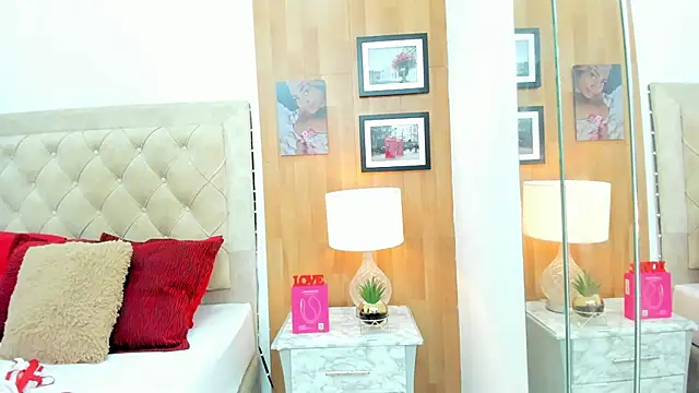 Snapshot of KimberlyBigBoobs chatting on 10-29-25, 10:22 KimberlyBigBoobs online show from 10-29-25, 10:22